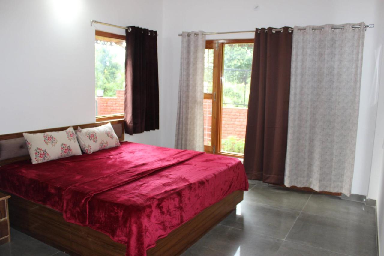 Winter Woods Cottages - 3-Bedroom Homestay Shitlakhet Extérieur photo